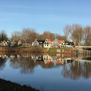 Pensión Canal Sight